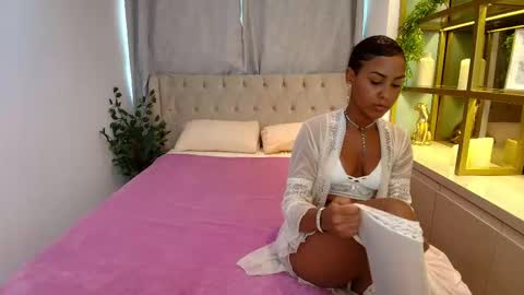 Snapshot of susan_backer chatting on February 22, 7:23 pm Susan online show from February 22, 7:23 pm