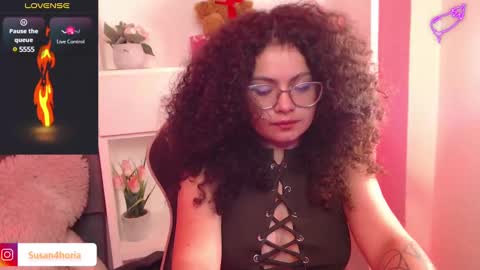 Snapshot of susan_bluee chatting on March 12, 9:23 am Susan online show from March 12, 9:23 am