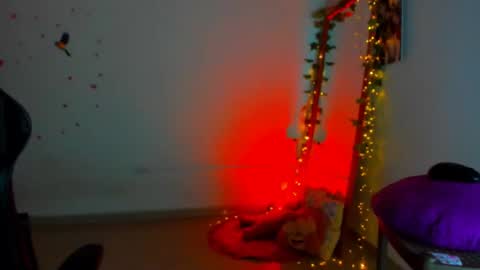 Dani online show from December 1, 7:30 pm