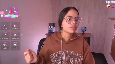 susan_voltaire online show from July 14, 9:20 pm