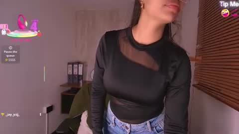 susan_voltaire online show from July 28, 3:24 am