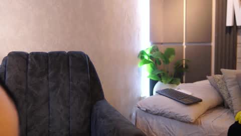 Snapshot of susan_wall chatting on April 6, 1:12 pm susan_wall online show from April 6, 1:12 pm