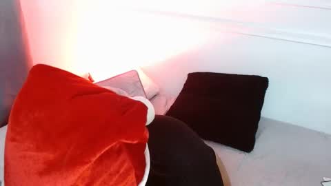 Snapshot of susana_hank chatting on December 23, 6:48 pm susana online show from December 23, 6:48 pm