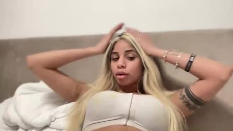 Snapshot of susandolls_ chatting on February 17, 4:20 am susan online show from February 17, 4:20 am