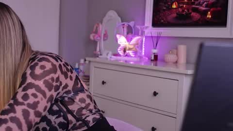 SusanJewel online show from October 26, 11:16 am