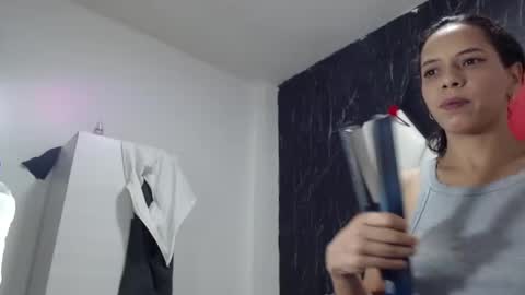 Snapshot of susanleroy chatting on December 28, 4:30 pm susanleroy online show from December 28, 4:30 pm