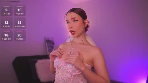  Sus Moore  online show from March 3, 6:58 pm