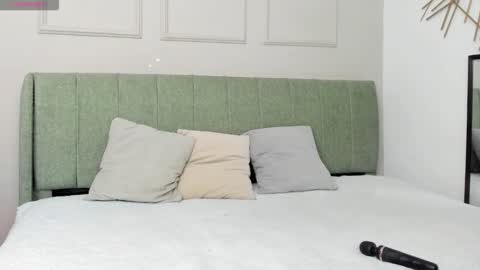 Snapshot of susannewolf_ chatting on November 8, 12:27 pm Amelia online show from November 8, 12:27 pm