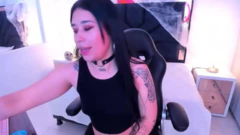 susanvilla online show from October 20, 7:36 pm