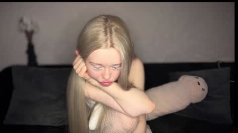 Sue online show from February 6, 5:09 pm