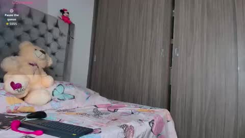 Snapshot of sussidream chatting on October 17, 10:23 pm Andrea online show from October 17, 10:23 pm