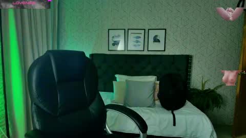 Snapshot of sussy__stone chatting on January 14, 12:14 pm online show from January 14, 12:14 pm