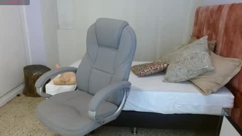 sussy leon online show from September 22, 12:40 pm