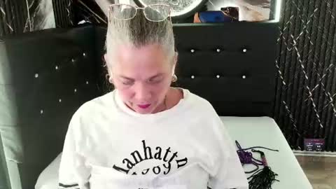 Sussy  online show from July 5, 2:07 am