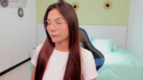 sussy_sweet4u online show from February 23, 7:33 am