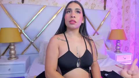 Snapshot of sussyfoxx_ chatting on June 1, 6:53 pm sussyfoxx_ online show from June 1, 6:53 pm