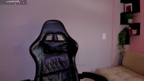 Sussy online show from March 28, 3:55 pm