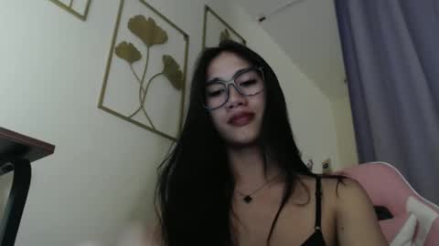 Snapshot of sususlutxx chatting on October 19, 7:36 pm susie online show from October 19, 7:36 pm
