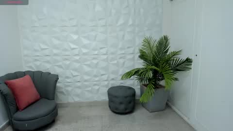 Susy online show from February 26, 7:05 pm