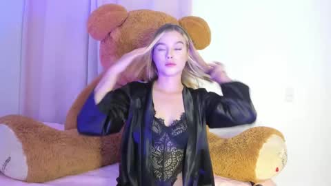 suzan__cooper2 online show from February 6, 2:33 am