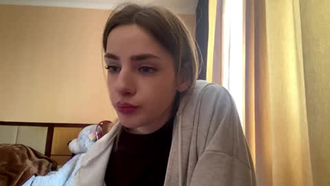 Snapshot of suzannetigerino chatting on April 24, 12:40 pm Emila online show from April 24, 12:40 pm