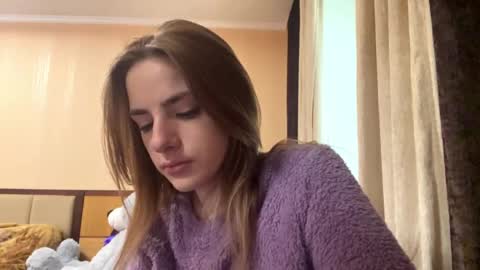 Snapshot of suzannetigerino chatting on May 10, 7:13 am Emila online show from May 10, 7:13 am