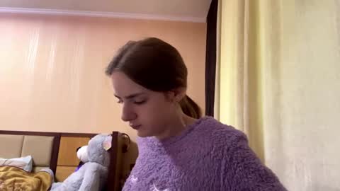 Snapshot of suzannetigerino chatting on May 16, 7:27 am Emila online show from May 16, 7:27 am