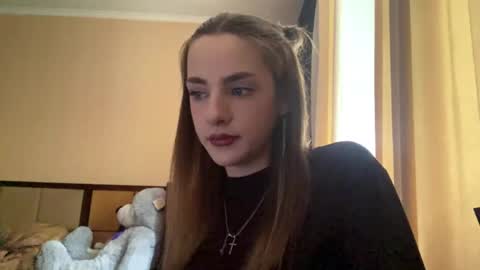 Snapshot of suzannetigerino chatting on May 17, 11:17 am Emila online show from May 17, 11:17 am