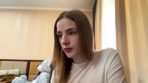 Snapshot of suzannetigerino chatting on May 20, 12:44 pm Emila online show from May 20, 12:44 pm