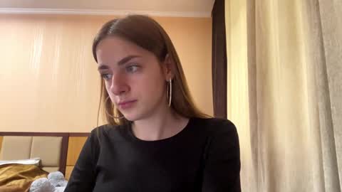 Snapshot of suzannetigerino chatting on June 8, 11:21 am Emila online show from June 8, 11:21 am