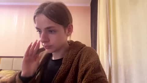 Snapshot of suzannetigerino chatting on June 12, 11:31 am Emila online show from June 12, 11:31 am
