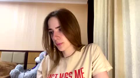 Snapshot of suzannetigerino chatting on July 7, 7:23 am Emila online show from July 7, 7:23 am