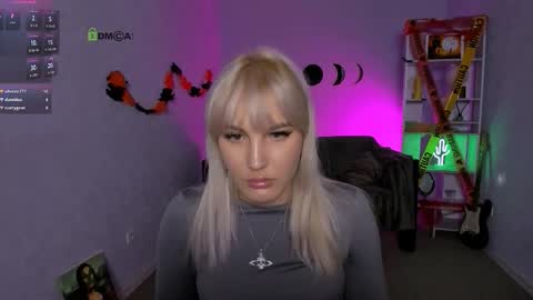 suzi_love online show from October 21, 12:22 am