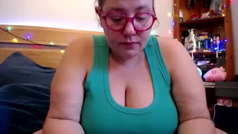 suzie stardust online show from February 17, 12:40 am