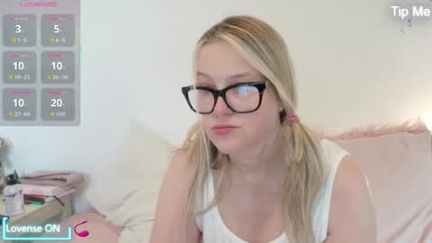 SuzieSub online show from January 15, 9:25 am