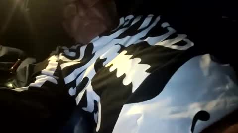 Snapshot of suzuki1250 chatting on December 15, 7:57 am suzuki1250 online show from December 15, 7:57 am