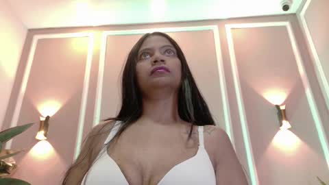 Suzy online show from March 15, 8:04 pm