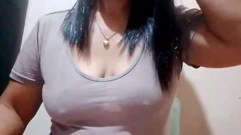 suzzie_hot online show from December 22, 12:24 pm