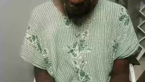 Snapshot of suzziey chatting on January 20, 6:10 pm suzziey online show from January 20, 6:10 pm