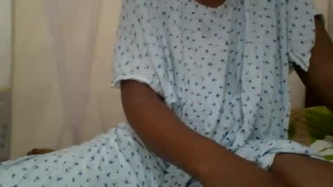 Snapshot of suzziey chatting on January 30, 1:00 am suzziey online show from January 30, 1:00 am