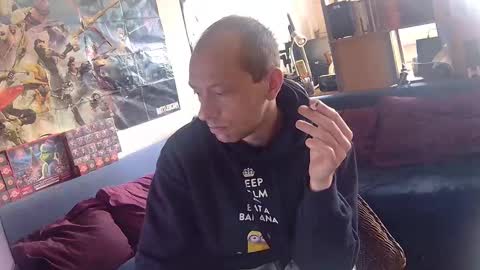 Snapshot of svenerd______ chatting on February 18, 10:33 am svenerd______ online show from February 18, 10:33 am