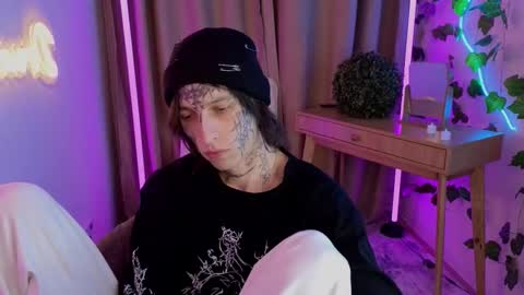 Snapshot of swagamee chatting on February 4, 10:15 pm Eric online show from February 4, 10:15 pm