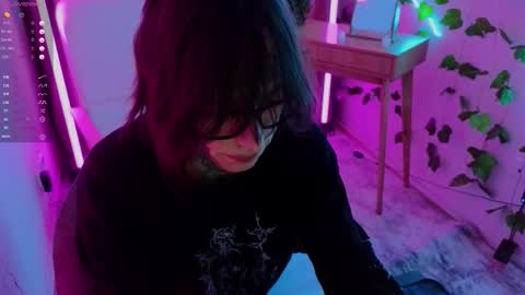 Snapshot of swagamee chatting on February 11, 9:09 pm Eric online show from February 11, 9:09 pm