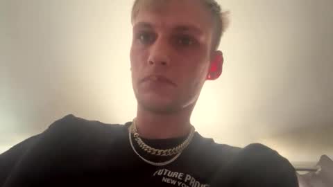 Snapshot of swanseagentleman chatting on October 26, 10:10 am swanseagentleman online show from October 26, 10:10 am