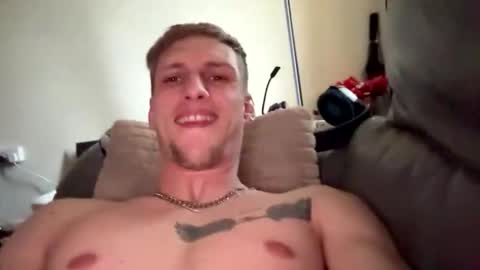 Snapshot of swanseagentleman chatting on November 3, 9:43 am swanseagentleman online show from November 3, 9:43 am