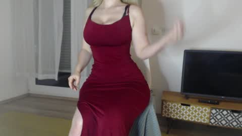 sweat_mia online show from December 4, 5:11 pm