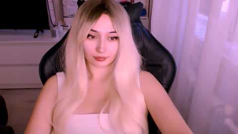 Snapshot of sweeet_baby0 chatting on October 19, 1:17 am Kate online show from October 19, 1:17 am