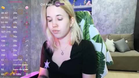Snapshot of sweeet_bee chatting on December 12, 1:53 am Melisa online show from December 12, 1:53 am