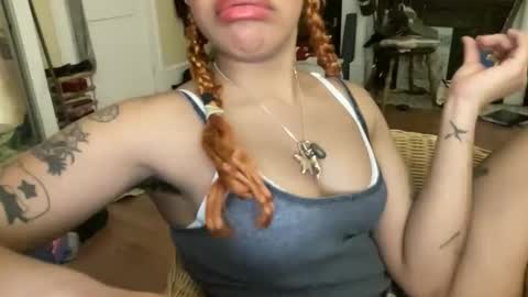 Snapshot of sweeetg1rl chatting on March 1, 4:25 am june online show from March 1, 4:25 am