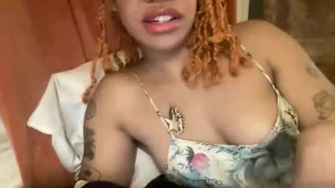 Snapshot of sweeetg1rl chatting on March 21, 4:17 am june online show from March 21, 4:17 am